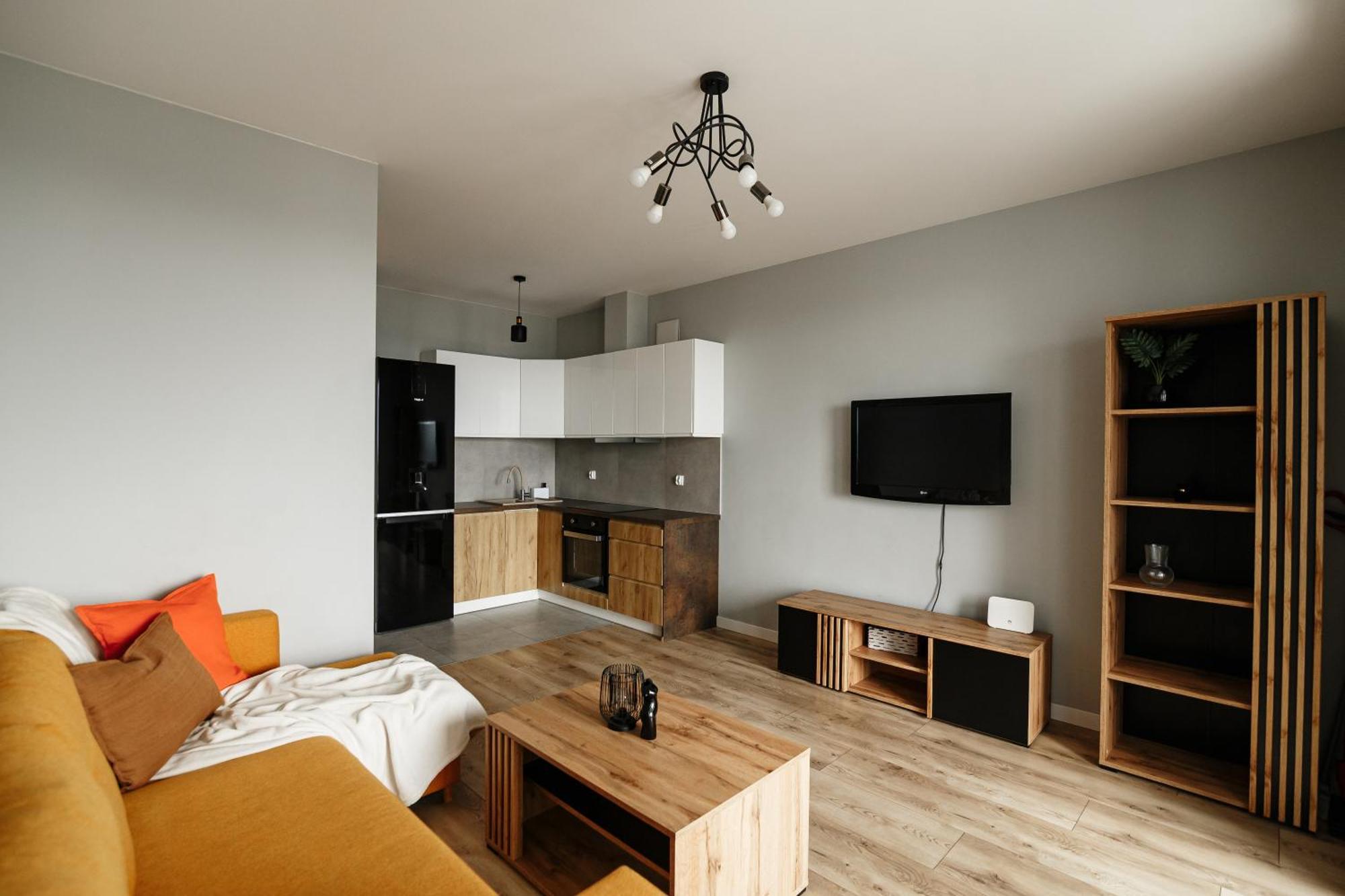 Golden - Cozy - Great Location&piecewska Apartment *